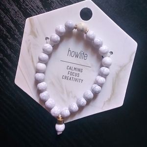 New! Beautiful bracelet! Marble color with Gray and white.